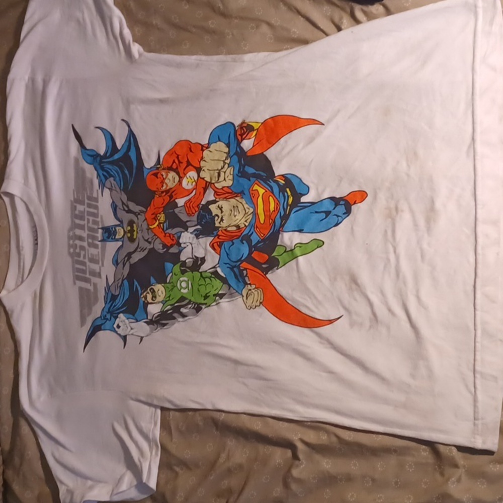 JUSTICE LEAGUE TSHIRT SIZE M WHITE